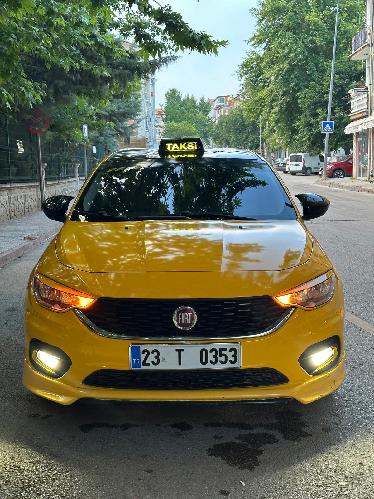 Fiat Egea 23 T 0353 önden görünüm