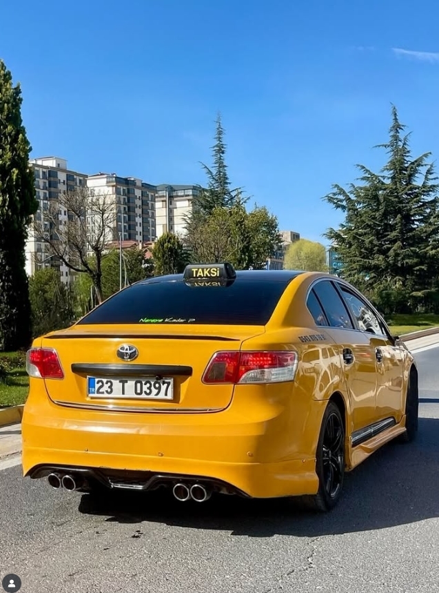 Toyota Avensis arka 23 T 0397